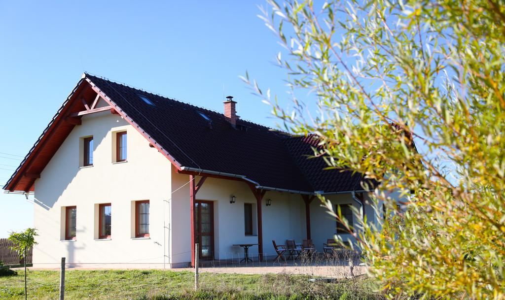 Penzion Recall Troskovice Exterior foto